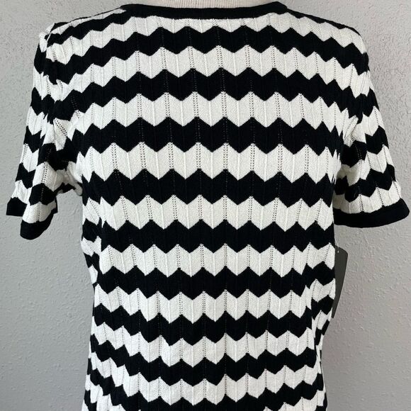 NWT Short Sleeve Sweater Top Size M - Picture 2 of 7